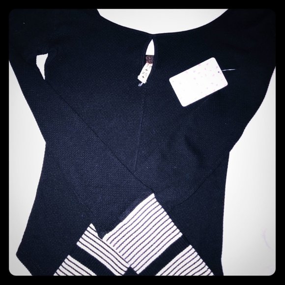 BNWT Free People scoop neck w/ cool sleeves - Picture 1 of 8